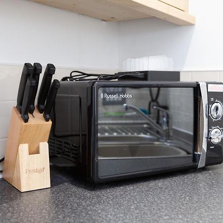 Serviced Apartment In Liverpool City Centre - Free Parking - Balcony - By Happy Days 외부 사진