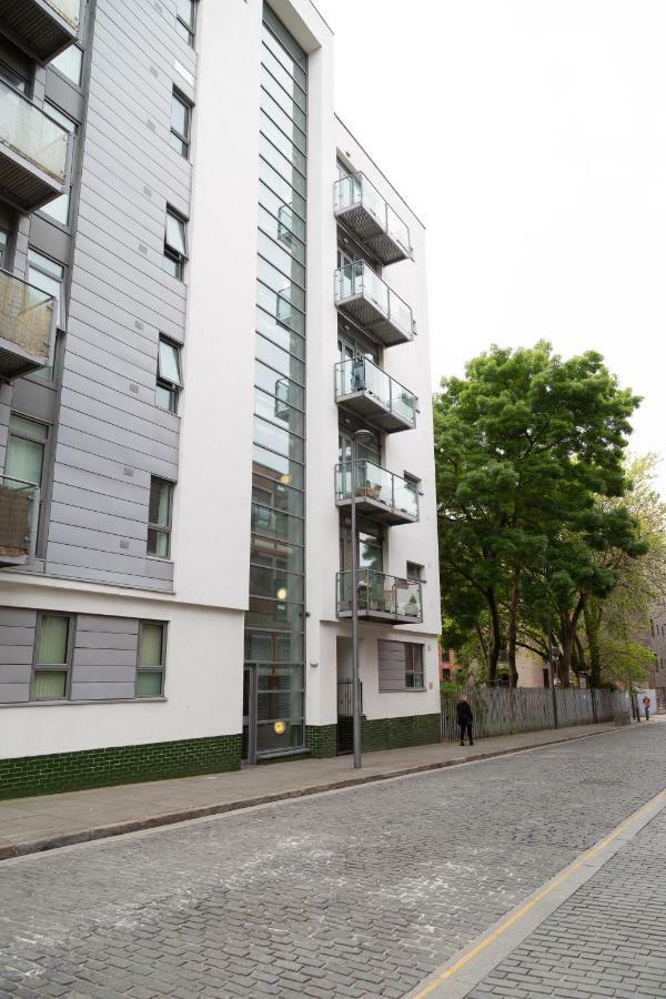 Serviced Apartment In Liverpool City Centre - Free Parking - Balcony - By Happy Days 외부 사진