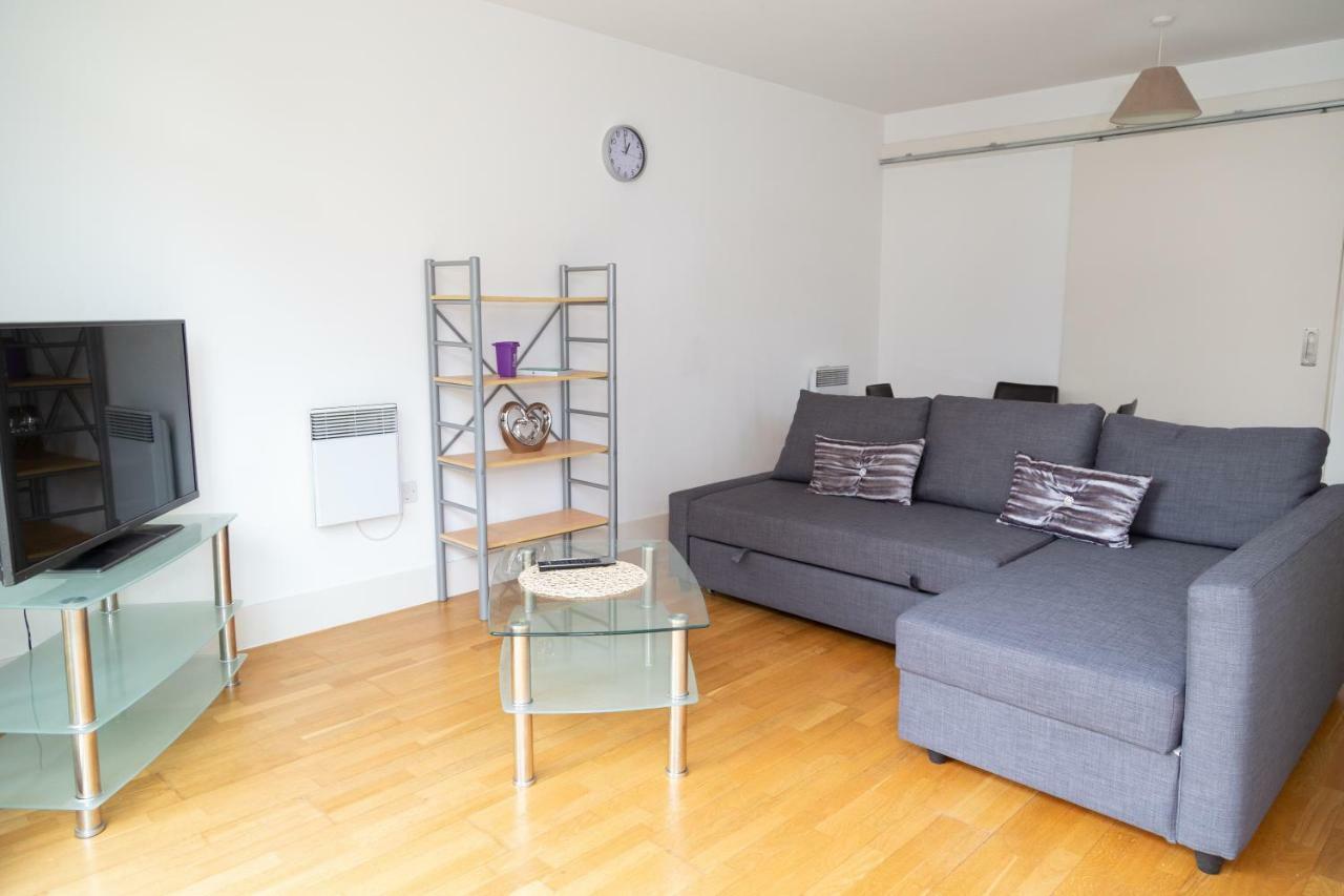 Serviced Apartment In Liverpool City Centre - Free Parking - Balcony - By Happy Days 외부 사진